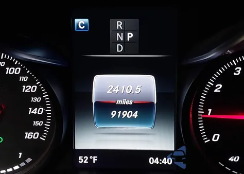 2017 Mercedes-Benz Glc 300 4Matic z USA, uszkodzony, nr VIN WDC0G4KB2HF164242